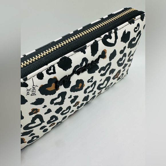Betsey Johnson Leopard Print Wristlet Wallet - Picture 4 of 14